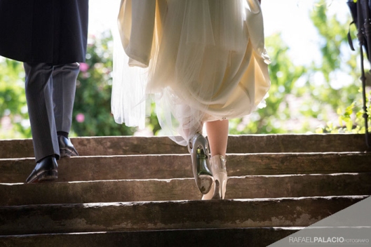 vestido novia crepe espalda abierta bordado pajaro botines